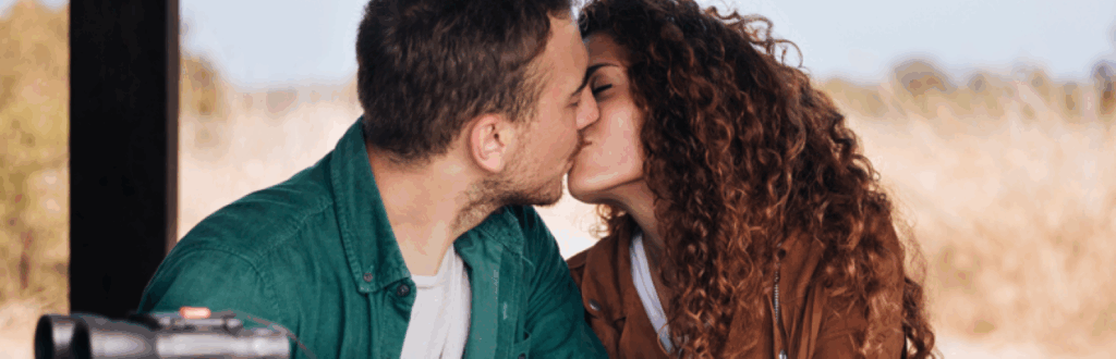 De huidige afbeelding heeft geen alternatieve tekst. De bestandsnaam is: Kus-intiem.png